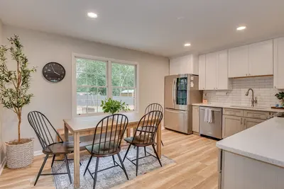 Image de Forest Hills Cottage! Central location!