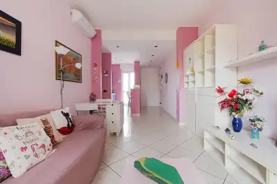 Image de Mac Mahon - Colorful apartment with balcony!