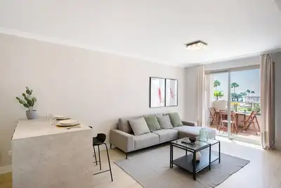 Image de Appartement de vacances 'Costa Bella La Tejita' avec vue sur la mer, piscine partagée et Wi-Fi