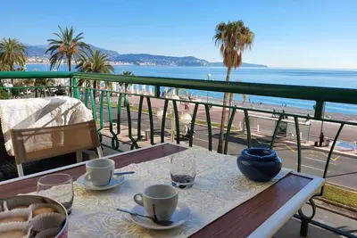 Image de Appartement 'Promenade Des Anglais' avec vue sur mer, balcon et Wi-Fi