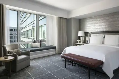 Image de 2 Connecting Suites at a 5⭐️ Hotel