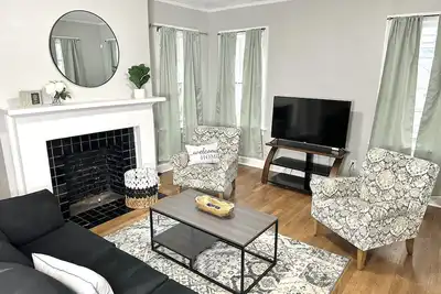 Image de Charming & Relaxing Fondren Home Sleep 6