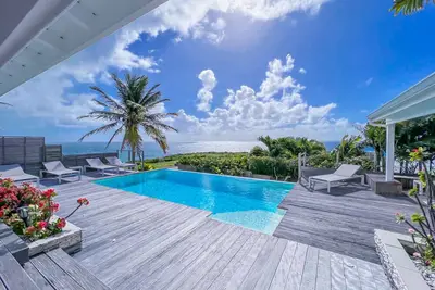 Image de Villa Élégante avec Piscine Près de la Plage