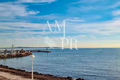 Image de Maison sur la Mer, à 10 mètres des plages!
