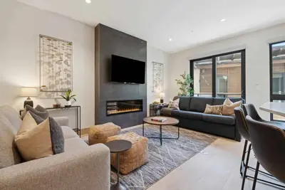 Image de One Riverfront Condo 108