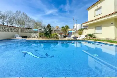 Image de Agréable appartement pour 5 personnes avec Wifi, climatisation, piscine, Tv et terrasse