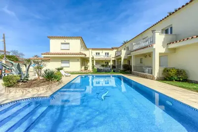 Image de Bel appartement pour 2 personnes avec Wifi, climatisation, piscine, Tv et terrasse