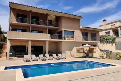 Image de Modern and comfortable apartment with shared swimming pool