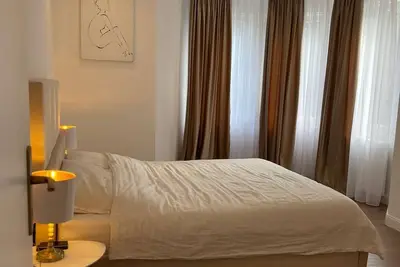 Image de Large 105 square meter family apartment with marble bathroom and high standard.