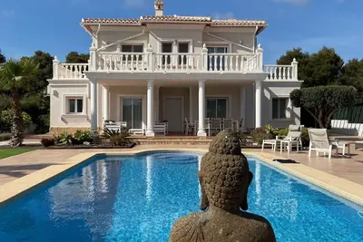 Image de Beautiful Villa Sunflower with private pool and garden, nearby the beaches.