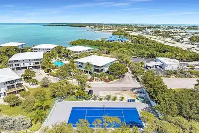 Image de Quiet, secluded 2/2. 5 townhouse with amazing views