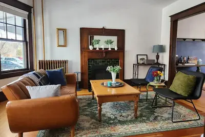 Image de Historic Craftsman 3 Bedroom Home in Uptown Butte