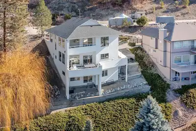 Image de Winter Mountain Retreat - 30 mins to Big White Resort!