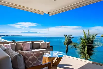 Image de Oceanfront Sub Penthouse, Zona Dorada Bucerias