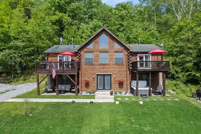 Image de Lake George and mountain views on 52 acres+private pond! Right in Bolton Landing
