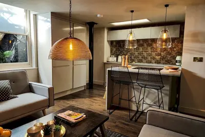 Image de Boutique Seaside Apt With Patio | Pass the Keys