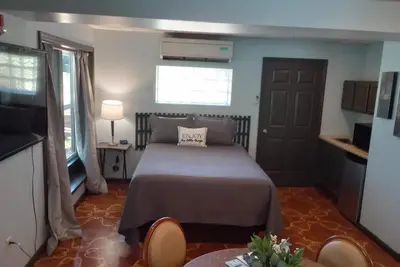 Image de Welcome to the historic Elk River Hotel & Cafe! Located riverfront on the beautiful Elk River, and just 2 miles from I-79, you are moments away from all that the Sutton area has to offer. Guest in town to enjoy the gorgeous outdoor scenery and recrea