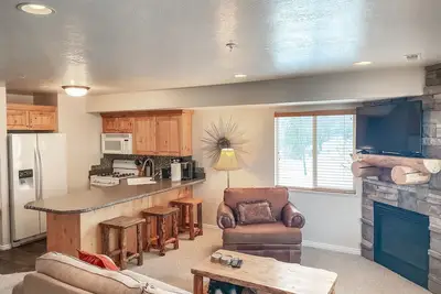 Image de Adventure Awaits at Mh410 | Snowberry Retreat in Eden, Ut!