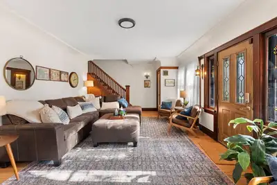 Image de Large 6 Br House | Bay View, Mke