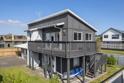 Image de Beach Daze - Waihi Beach Holiday House
