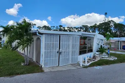 Image de Cozy cottage at Sunseekers Resort. Pool, pets, pickleball, close to everything!