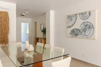 2 minutes to the beach! Family-sized condo in the heart of Punta del Este