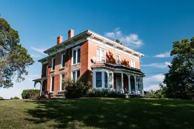 Image de Victorian Country Home on the edge of town. Event venue, weekend home.