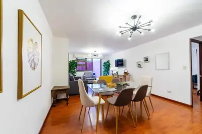 Image de Amplio y Lindo Apartamento con Patio en Zona 14