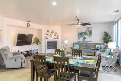 Image de Charming Family Home 4Bd/3Bath & Pet Friendly\n