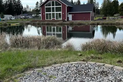 Image de Gorgeous cabin, secluded fishing pond, swimming, paddling. Central for Daytrips!