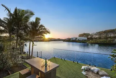 Image de Executive, modern waterfront hse