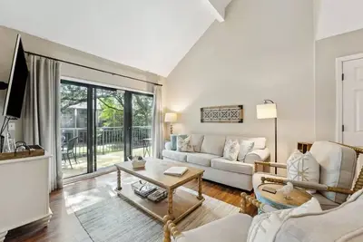 Image de Family -friendly retreat with a short walk to the beach and club area.