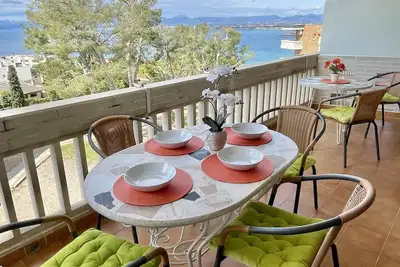 Image de Apartbeach Cye 6 Ii Avec Belles Vues Mer, Piscine Et Parking