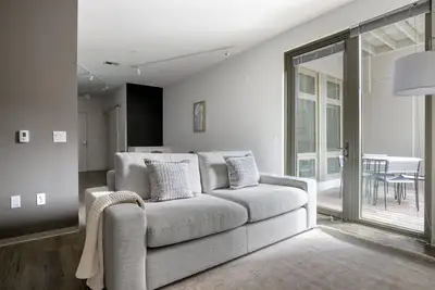 Image de Ideal Somerville 2br w\/ Gym & Laundry, nr T Station, by Blueground