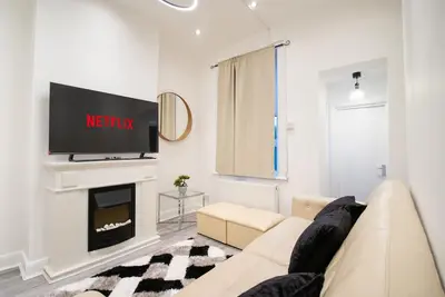 Image de London Apt - Sleeps 4 - Parking - Wifi