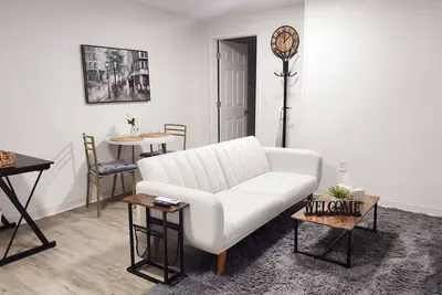 Image de Cozy small one bedroom unit