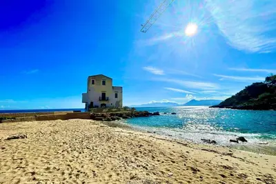 Image de Location en bord de mer Le Finestre Sul Mare avec balcon