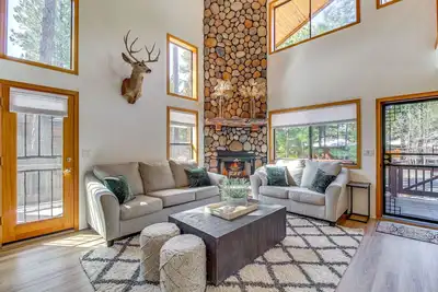 Image de Pet-Friendly Cabin w/ Fire Pit in Pinetop!