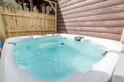 New/MountainViews/Rustic/HotTub