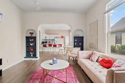 Image de Charming  2br Apartment | Ideal Central Location