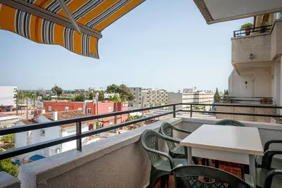 Image de At081 Atlàntic: Apartamento de 3 dormitorios a 12 min caminando de la playa de Els Muntanyans. Dispone de A/A, piscina y plaza de aparcamiento