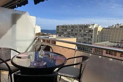 Image de Studio cabine climatisé avec terrasse au centre-ville - 4 couchages - Le Lavandou