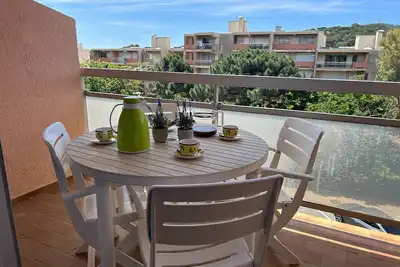 Image de Duplex climatisé avec 2 terrasses, garage, à 200m de la plage et proche commerces - Bormes-les-Mimosas