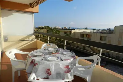 Image de Appartement 2 pièces avec terrasse et parking à 150m de la plage
