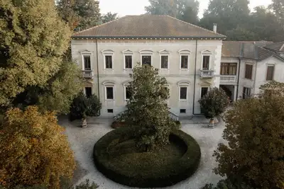Image de Venetian Art Nouveau Villa for Holidays in Historic Settings with Large Park