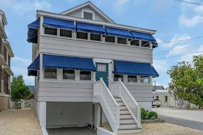 Image de 4 Bed Condo  in Ideal Lavallette Beach Block Location