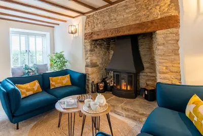 Gable Cottage  - Dog Friendly, Meysey Hampton near Cirencester