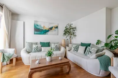 Image de Un p'tit soleil à Paris avec balcons, 15 min à de la Porte de Versailles