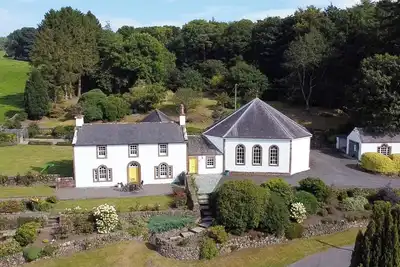 Image de A beautiful and picturesque home set in its own extensive gardens. Sleeps 8.