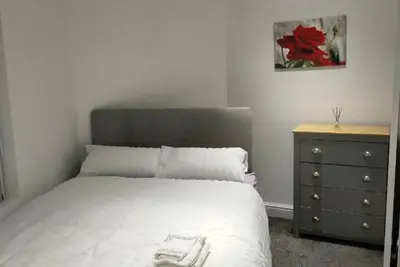 Image de Beautiful Double Bedroom 2 Miles from Williamson's Tunnels